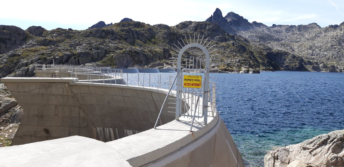 CastanRoi's tweet photo. @MarenceMiro Our dam call #Migoelou operated by @EdfOfficiel in French Pyrénées deserves to be known. We operate an 800 meters drop with 2 pumps and 4 production groups. Its exceptional architecture with its 9 thin vaults is an architectural masterpiece. Proud to exploit such a heritage. https://t.co/gbUrxip0g1