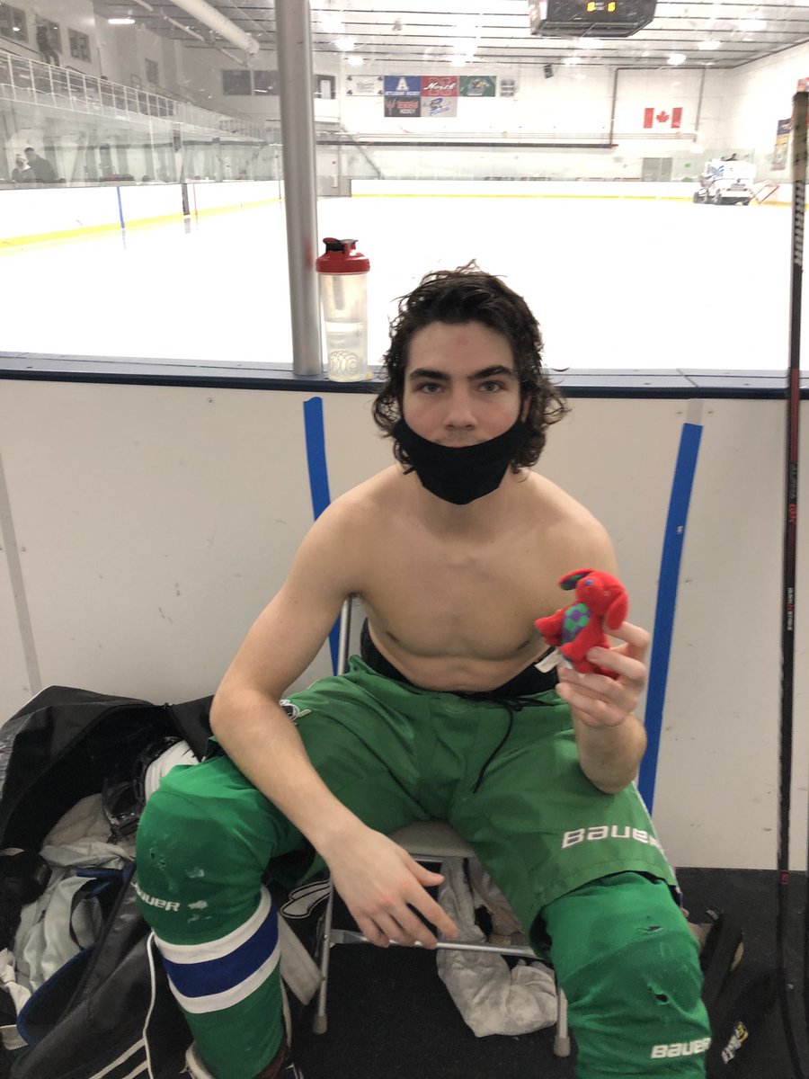 capecodwhalers's tweet photo. James Tepper with the Red Dog Award following a four goal performance in a 6-1 win over the @bostonimperials ! Tristan Mecenas was great in net. Cam Collins, Joe Harney and Anthony cafarelli with multi point games @jtep5 @cam_collins9 @PAPucks @StSebsHockey https://t.co/KJ93BZcepb