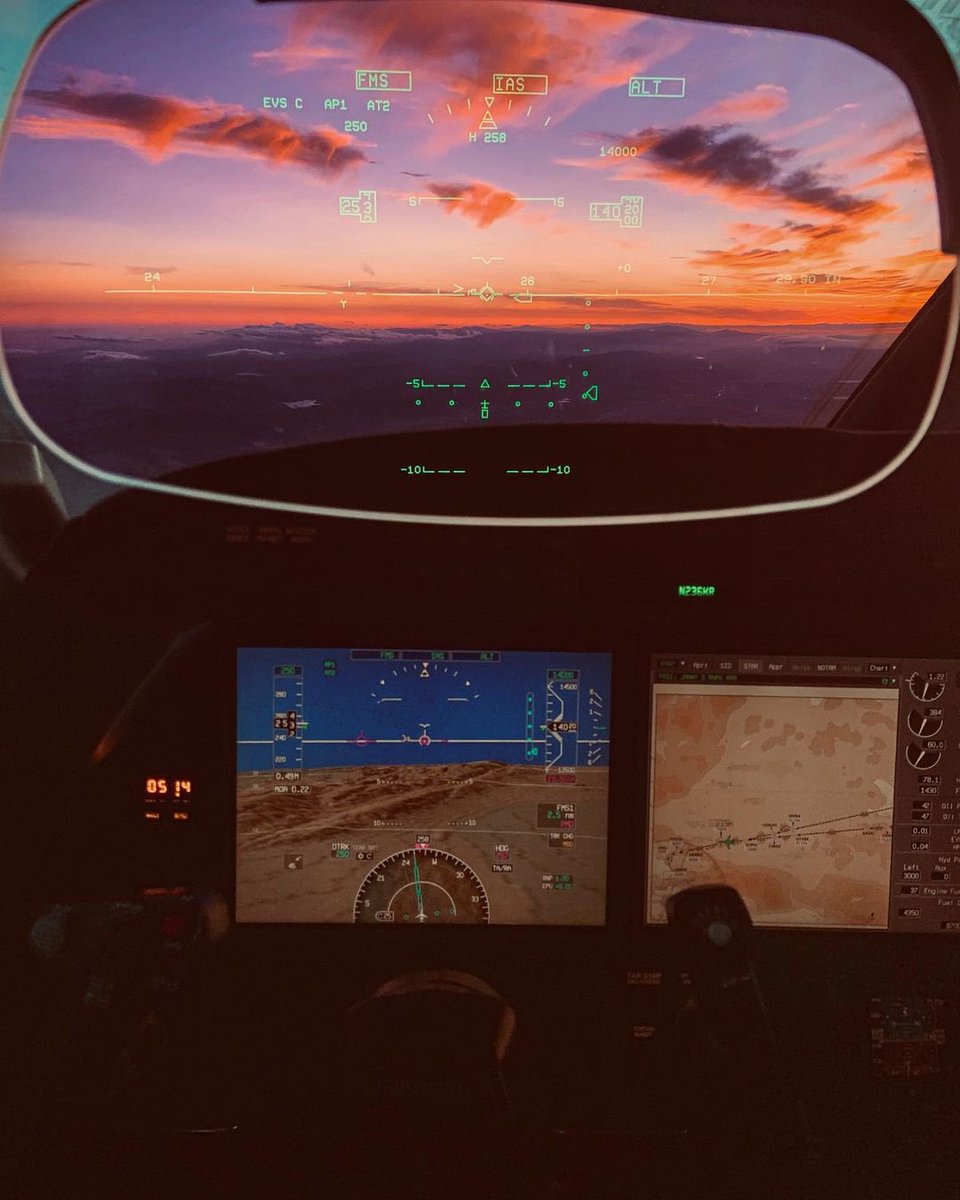 #BusinessJets @_megvolpe ® office view #Gulfstream #G450
.
#instagramaviation
#megaplane
#BusinessAviation
#FlyPrivate
#PrivateJet 
#CharterJet
#BizJet
#Flight
#Luxury 
#Travel
#EmptyLeg
#BusinessJet
#CorporateJet
#Aviation