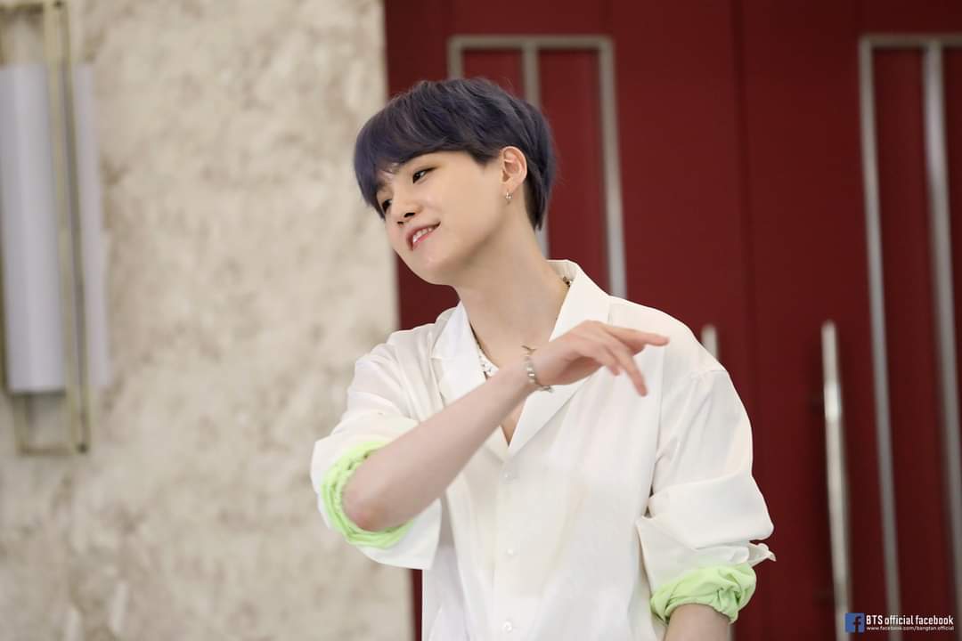 hayoonHyoonY's tweet photo. #YoonGiisbeautiful
#YoongiAngel
#YoongikingOfBTS
#YoongiHeavenly
#YoongiPrecious
#YoongiAwsome
#YoonGibestPD
#yoongibestboy
#yoongibestrapper
#Yoongibestdancer
#Yoongibestproducer https://t.co/OmoCUCJkQ4