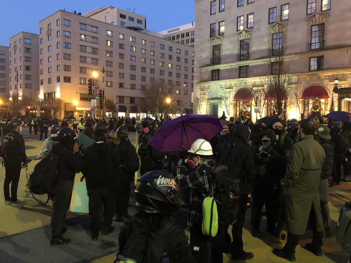 I’m at BLM Plaza, where a contingent of anti-Trump protesters with shields and umbrellas are preparing to march. They’re heading to McPherson Sq to meet another group that was recently rushed by a group of Proud Boys. I could hear fireworks shoot off from blocks away.  #DCprotests
