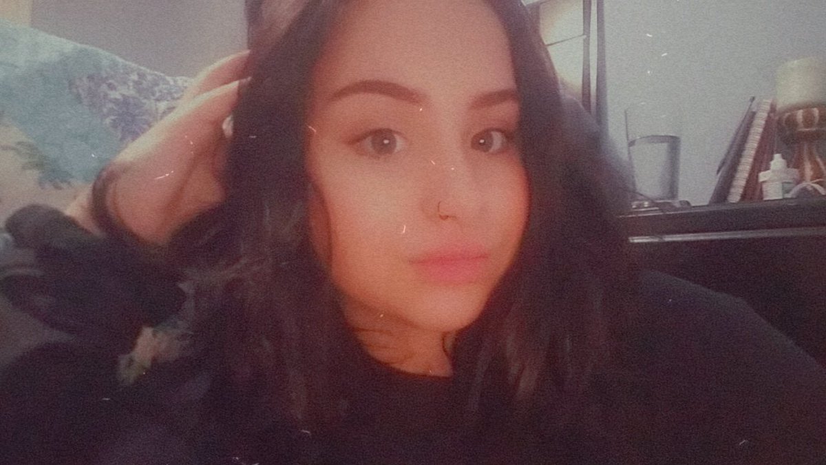 lottalove4tommo's tweet photo. Hiii I'm Kaia & my favorite song off of Pastel: The Early Days is Step up😜🤘 #PASTELFIES pls ignore how bad I look haha https://t.co/vDrcJkjpph