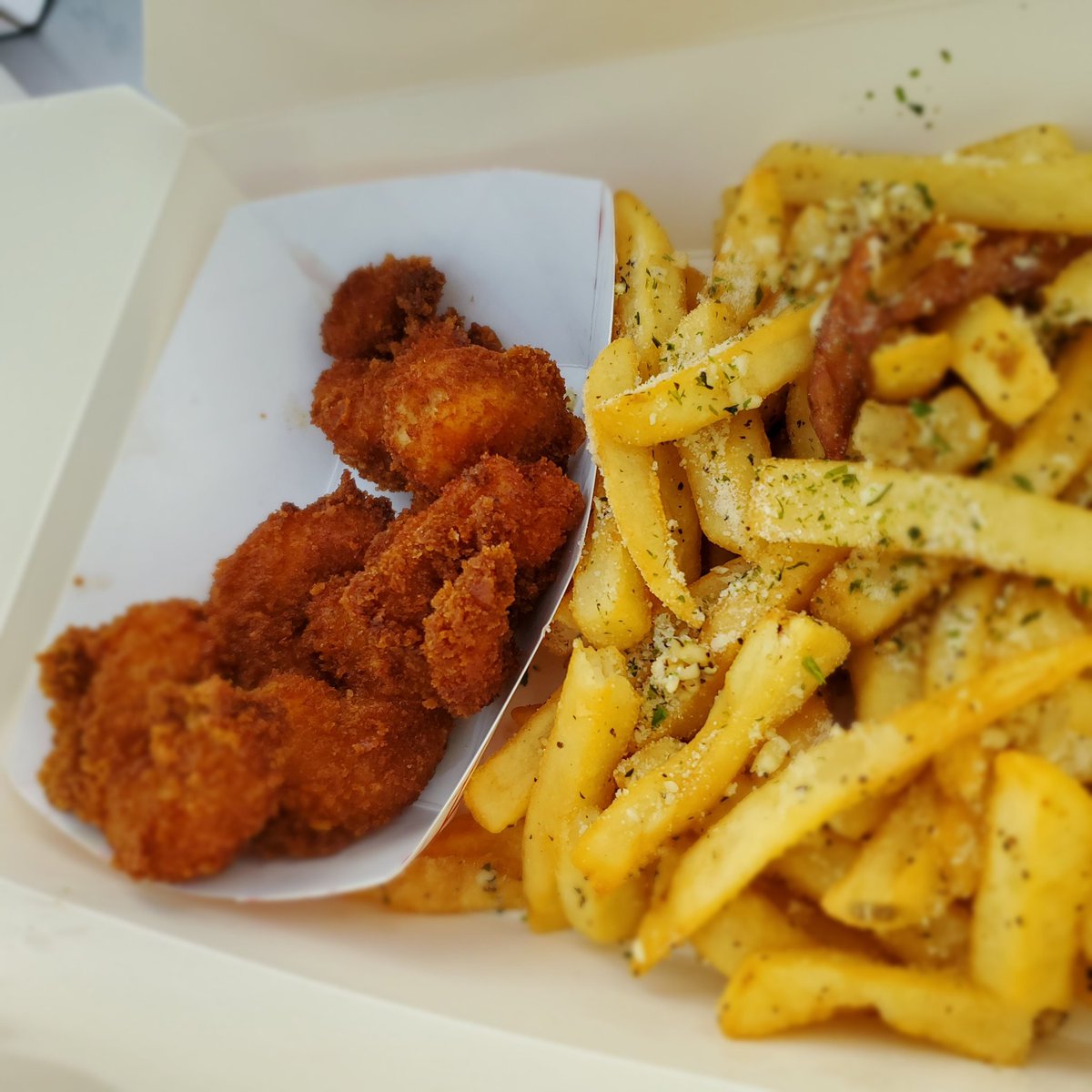 TheAngryFowl's tweet photo. #WouldYouTryThis #WhatsForLunch #BlueSaigon Fried Shrimp & Garlic Fries #Smash or #Pass #GoodEats #FoodieFam #TheAngryFowl
Check out full review here:
https://t.co/3DK0TyfGrl https://t.co/c13M7TQj69