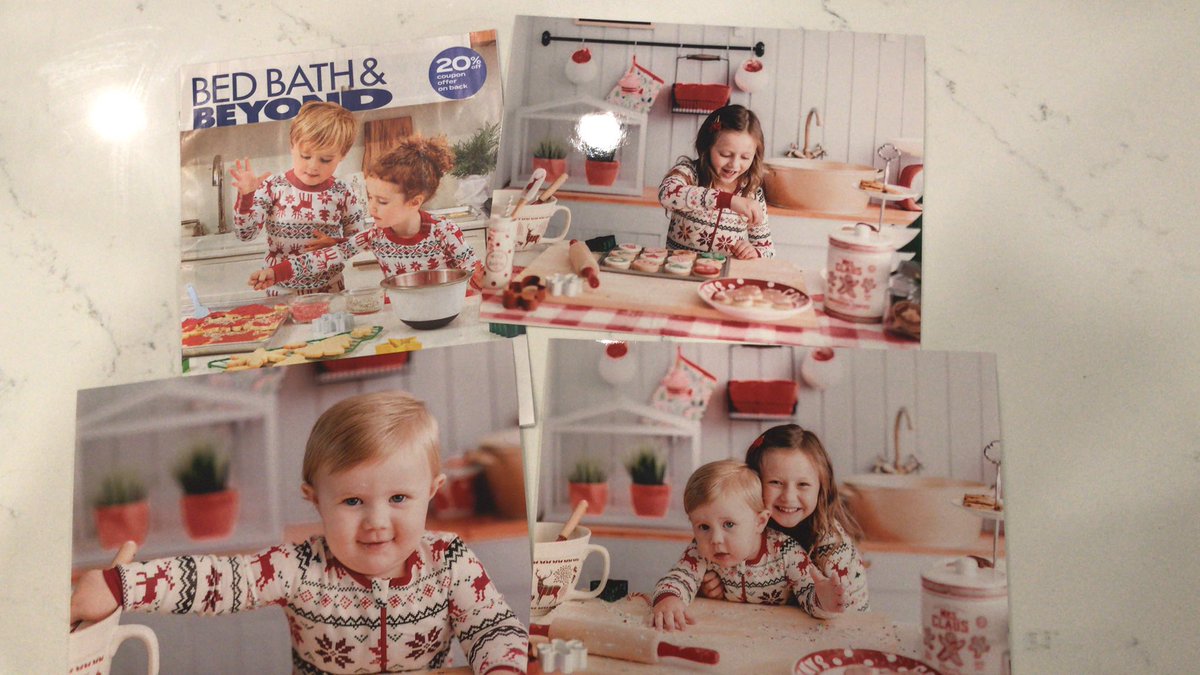 sarah_stea's tweet photo. Hey @BedBathBeyond we opened your flyer and something feels similar 😉 #greatmindsthinkalike ? https://t.co/MI1KPiJxQY