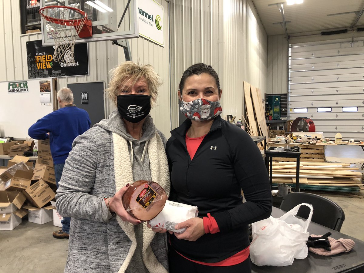 wessj's tweet photo. Thank you @farmerfouch for use of that @ChannelSeed bldg to organize our 85 Christmas food boxes. Great products from @Fareway_Stores, ham from @IowaPork. Big thank you to all the volunteers! #GiveAHam #WeCare @supportfarmers #realpigfarmers https://t.co/eXrl9GjemI