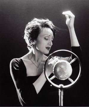 FrontContempor3's tweet photo. #MerryChristmas #PartyLike #EdithPiaf
Non, je ne regrette rien https://t.co/xE8qeh2Lus