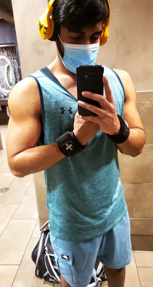 FrankieG7Chi's tweet photo. Arms is always best day.
#DatPump https://t.co/KB6pGhYcC0