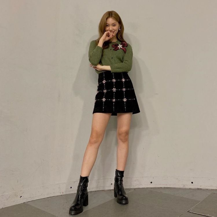 This outfit is so cute omg