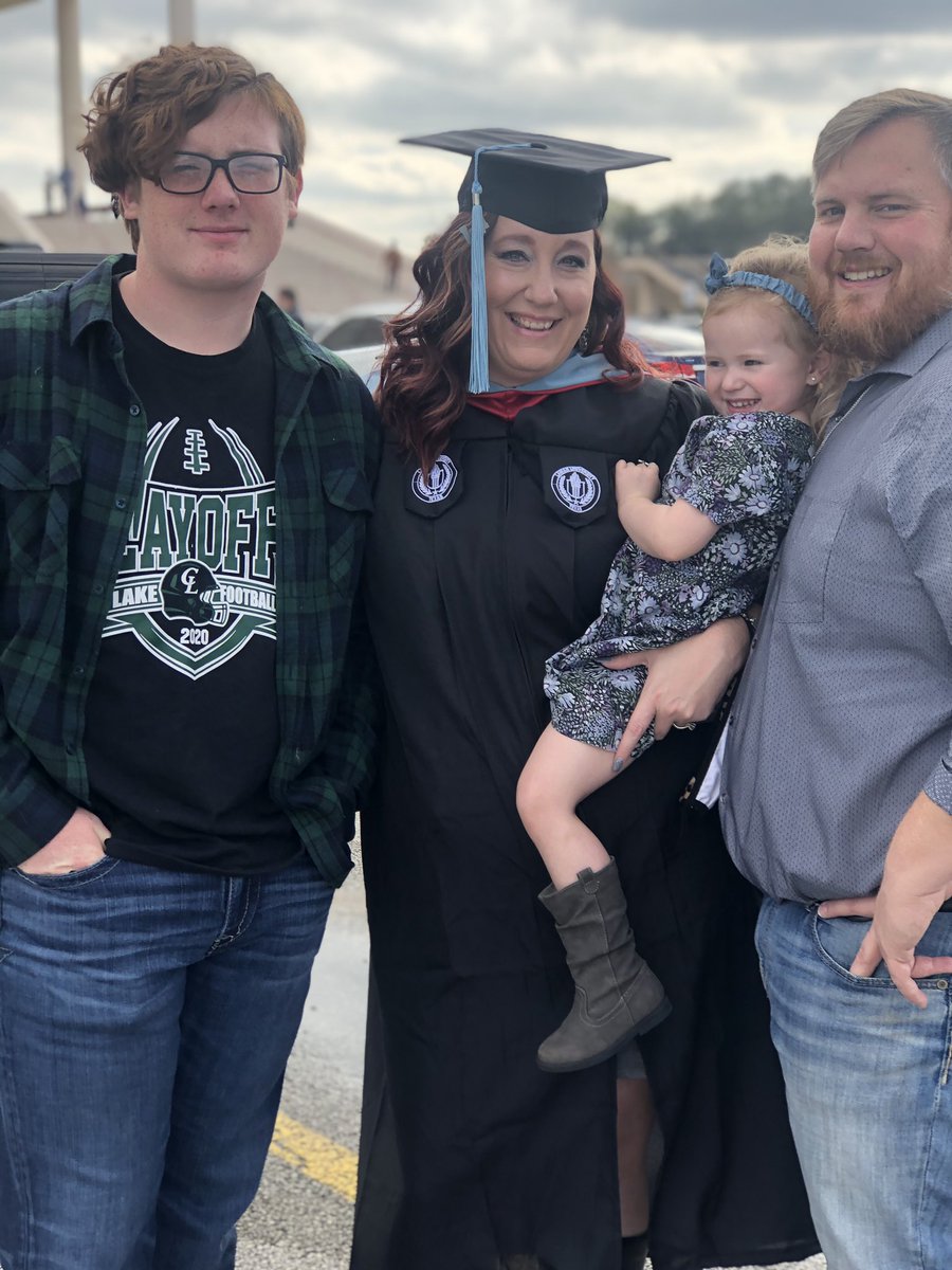 sonnysdramamama's tweet photo. Worth all the sacrifice. Thanks for putting up with Momma always "writing a paper" and working. #dualmasters #counselor #lpcassociate #MEd @ChadBentley18 https://t.co/r2fKaVKEbI