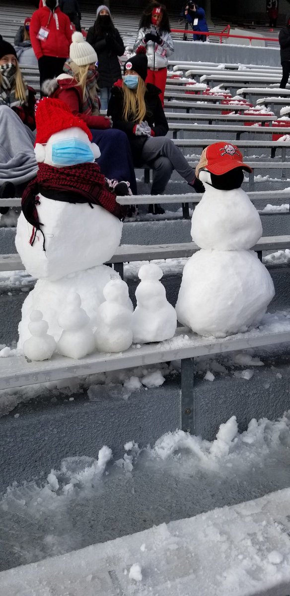 emmharris21's tweet photo. It was a very cold and wet day at Memorial Stadium but a great time! So glad we could take Mom for her first experience of a Husker game day. Hopefully next year it'll be the "real" Husker game day experience!
#GBR #nebraskafootball #family #freezin #snowmanfamily https://t.co/z9M96HyV2w
