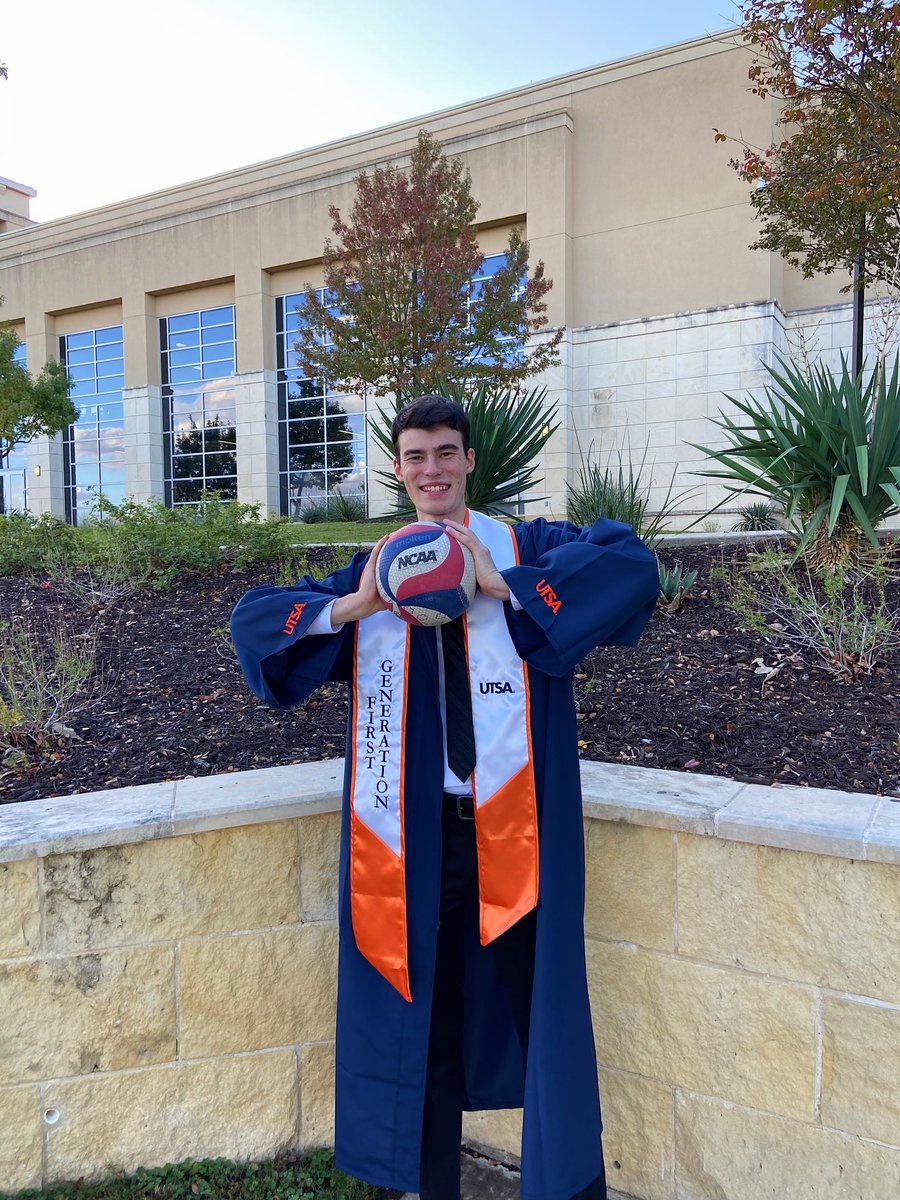 parsonsjacob99's tweet photo. I might’ve liked playing volleyball at UTSA, idk though https://t.co/QJquTIvHWL