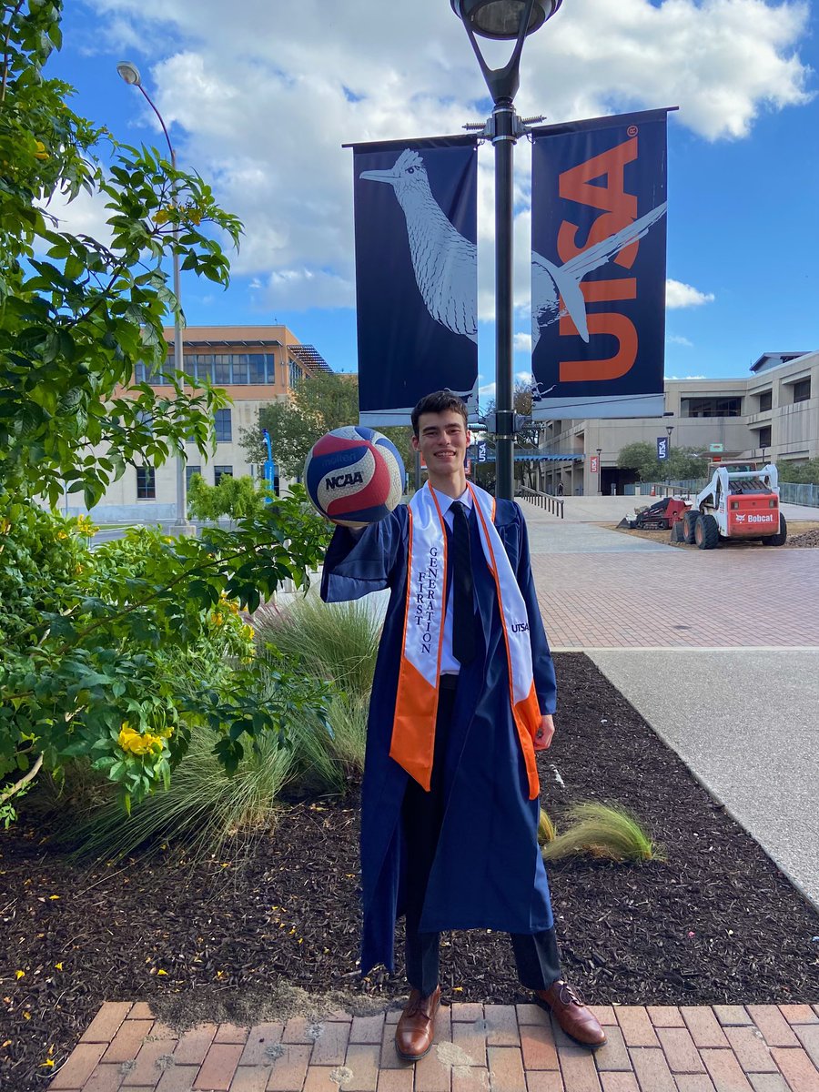 parsonsjacob99's tweet photo. I might’ve liked playing volleyball at UTSA, idk though https://t.co/QJquTIvHWL