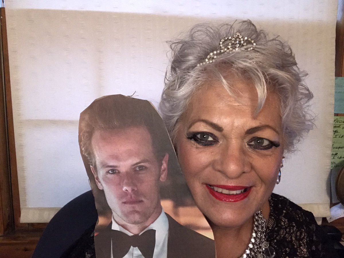 neileparisi's tweet image. Such a wonderful night at the THEATER with SAM!!! #SamHeughan #SaveASeatForSam