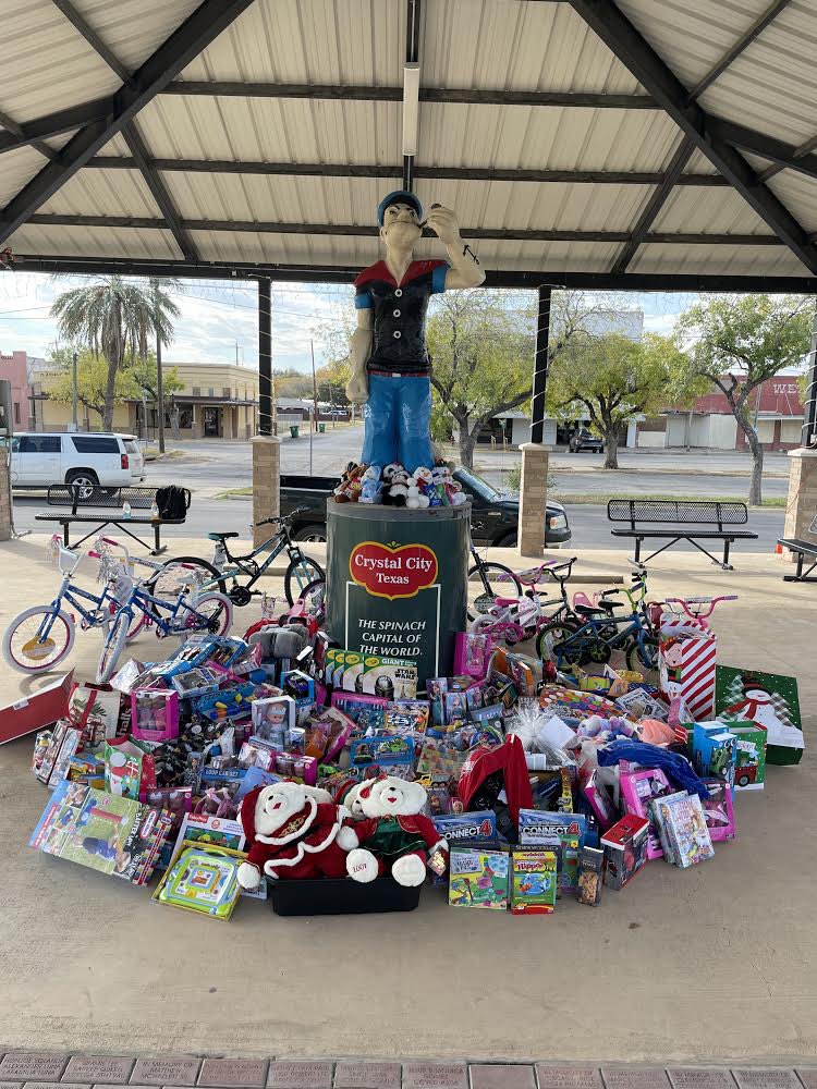 CCJavAthletics's tweet photo. Thank you to Coach Moreno for bringing our attention to this cause! Thank you to all of our coaches and athletes that came out to help and, of course, thank you to the people of our community for helping make a difference in some of our young people’s lives this holiday season. https://t.co/m6mvXUPUw2