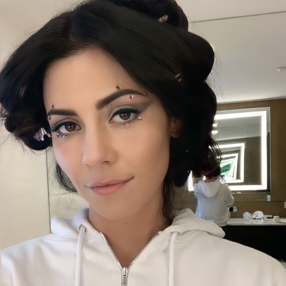 this thread is gonna make you want to touch marina's hair