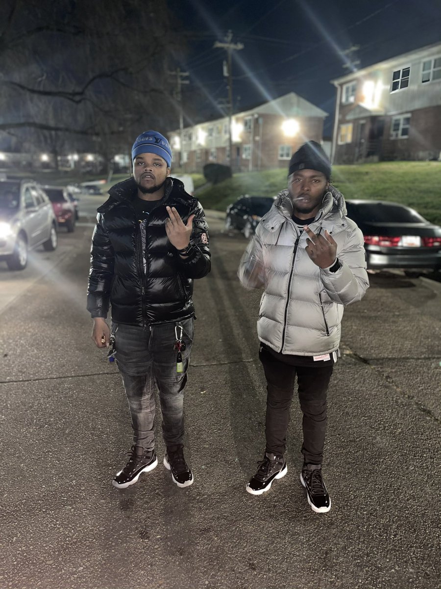 SB_Dboy's tweet photo. JDub kept it solid man I got em for infinity💜💯💯 #VitoLand🙏🏽 #SimonWorld💜 #WeLostMike❤️ #SIPMACK💕 #LongLiveSean💜 #FreeDaBros💯 https://t.co/uq8aF78rJK