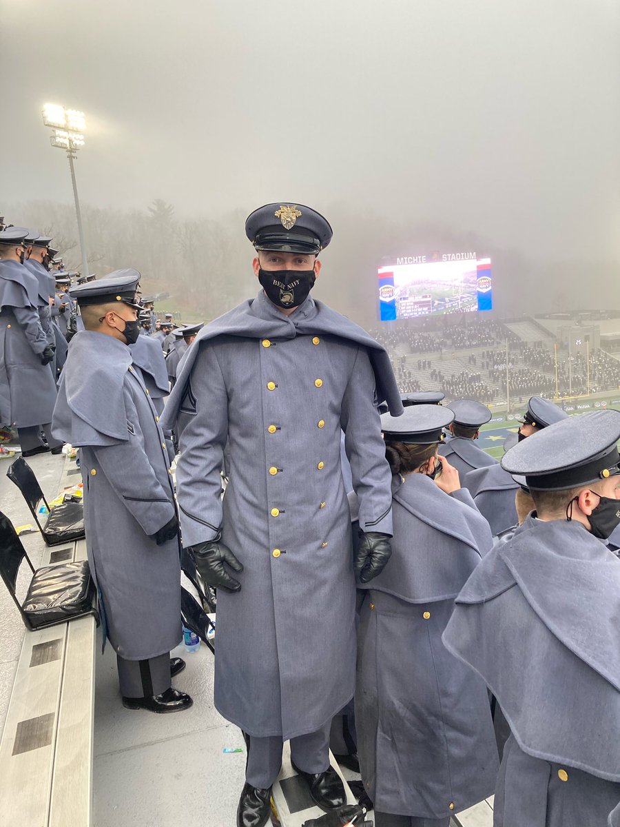 slhsgolf's tweet photo. SLHS Golf is very proud of West Point Cadet and former SL Golfer Tucker Martin!!!  Shown here enjoying today’s Army vs. Navy Football Game.  #slfamily #londonky #southlaurel #westpointcadet #armyvsnavy https://t.co/khLiqmhlII