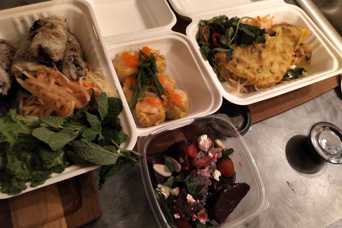 GilchristJohn's tweet image. Great take-out dinner from @EatForeign and @Chefdly. Pork dumplings, crispy crepe, Imperial rolls, and beet-goat cheese salad. Terrific flavours. And staff in Medium Rare masks from @ChefCamD #SupportLocalYYC