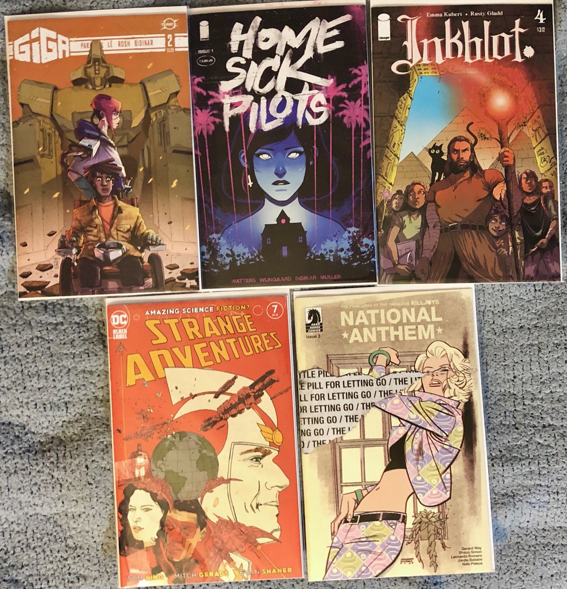 tatehemlock's tweet photo. Bi-weekly trip to the comic shop! Really excited to read Home Sick Pilots by @DanPGWatters and @Casparnova! Atomic Malve texted me earlier this week and told me to get it and I was like, “I already planned on it!” LOL #newcomics #supportcomicshops https://t.co/wLJkFIxKU0