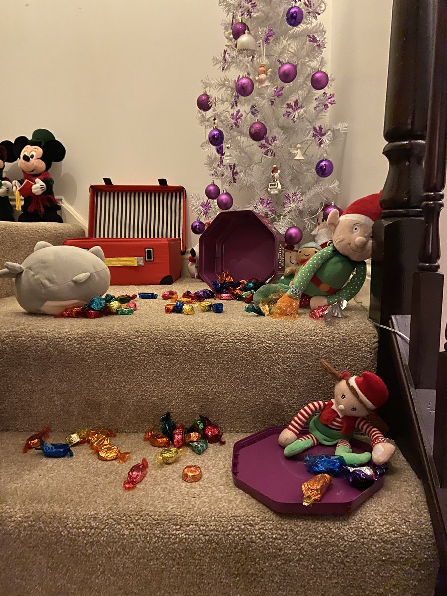 KayeMarie38's tweet photo. @SarahMillican75 Our naughty elves opened ours 🤣 https://t.co/oH9rqQhmMH