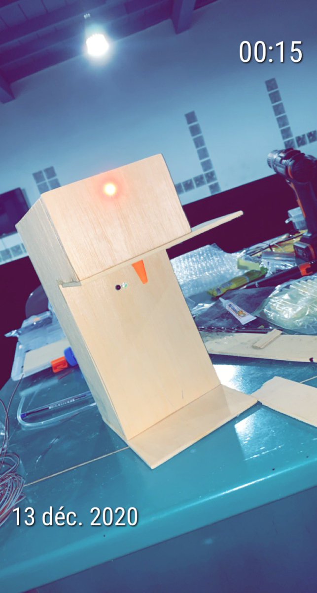 BiteeMeryl's tweet photo. C’est ok 👌
J’ai déjà fait tellement de soudures 🙌🏻
En plus j’ai dû me débrouiller malgré la coupure 😓
Passons au second projet 😫
Mon week-end 😭
#CaParleTech #CaParleDev https://t.co/tcRiqdfDSz