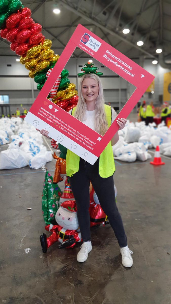 SmithFamily_org's tweet photo. Our Qld team led by GM @alanlemay and alumni student Indiana in the Christmas spirit at the Brisbane #toyandbookappeal HQ https://t.co/nB8tRoJPbi
#sharechristmas https://t.co/R2KvikSVWo