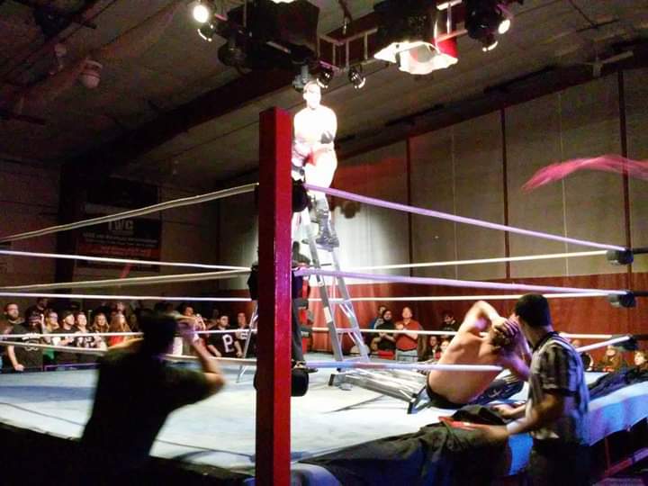 clarksonrulez's tweet photo. @theFLOCKAVELI 5 years ago. #champion @IWCwrestling #LetsGoNutts https://t.co/qf76tUGGgl