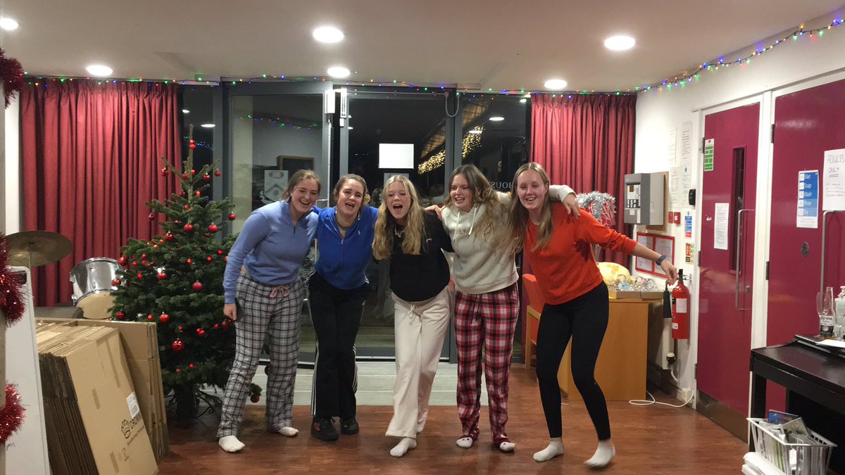 A fantastic evening with this lovely bunch of girls and tutors ❤️🎄💃#christmasparty #lastsaturday #together