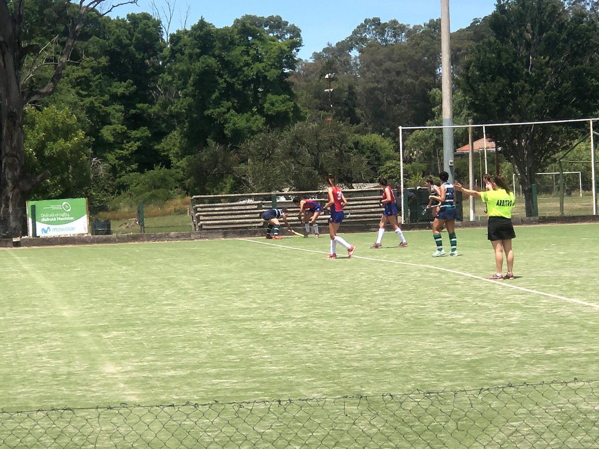 #AHORA HOCKEY 🏑
Las chicas de <a href="/LaOllaFlorida/">La Olla Florida Club</a> se consagraron campeonas Federación Intermedia B y se llevaron la copa de bronce  tras derrotar en el Carrasco Polo a CTM.