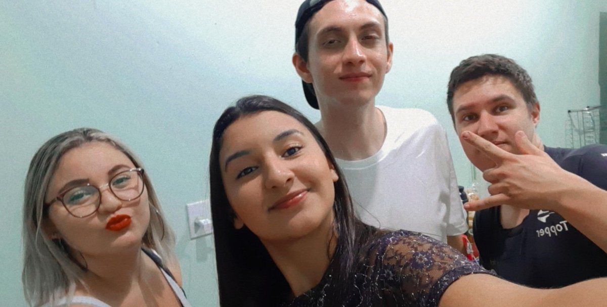 fuzsloupics's tweet photo. Na real eu amo vocês❤ https://t.co/FkNInSEpAh