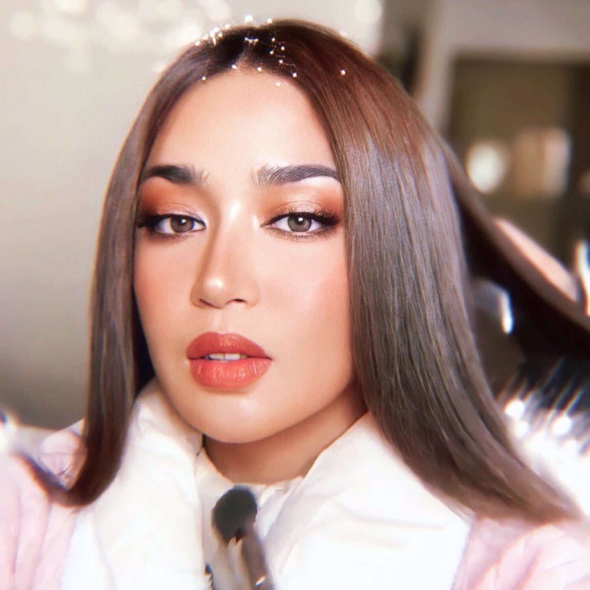 rhtamanila's tweet photo. Who. Is. She?

@RHTAofficial @rhtamanila @TV5manila @CSstudiosph

SNLChristmas WithRIVA
#SNLChristmasBonus https://t.co/x2hKlt8eMF