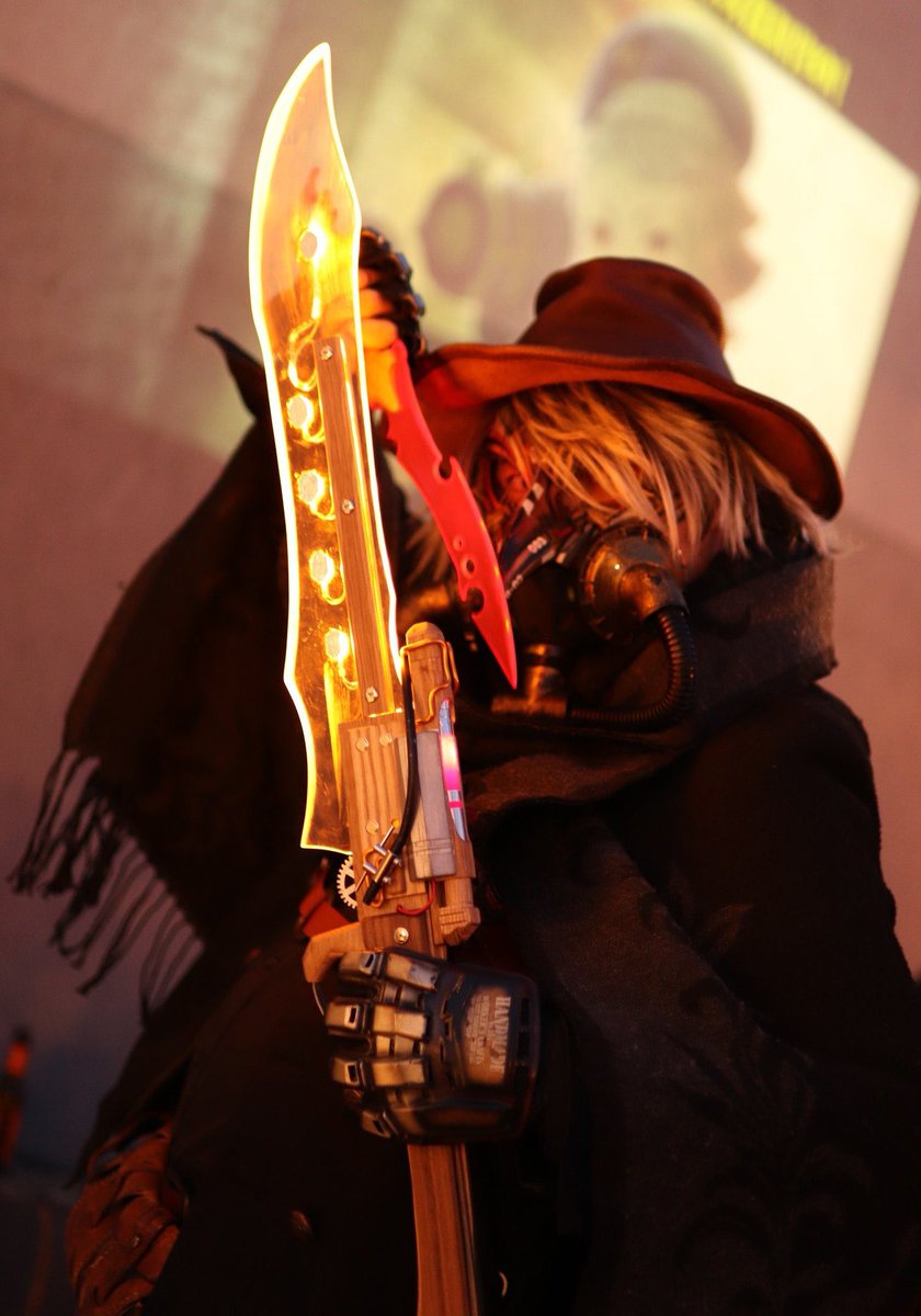 ShinnjouEi's tweet image. ご新規様がいらっしゃるようなのでこの機会に改めて

木工屋ですが縁あってライトセーバーで光る剣　#samuraiedge を生成しています。 

個人ではスチームパンクギア＋光剣を作成しています。

目下、光る機構を作りたいのですが手が出ません。提携、図面提供等、お付き合い頂ける方募集中です。