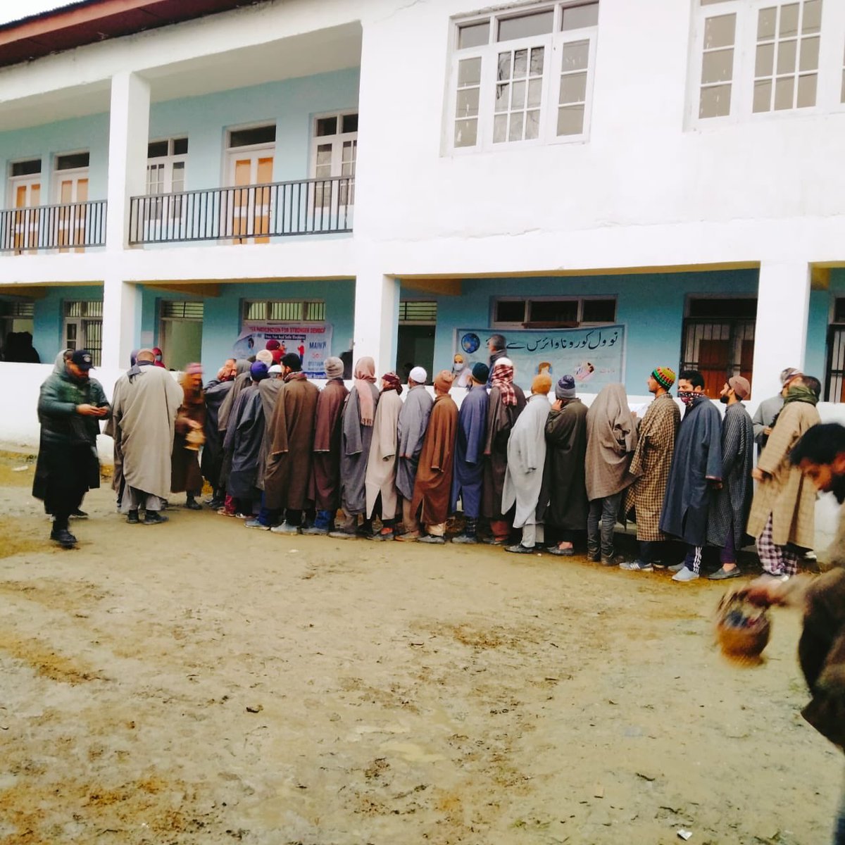 wular6's tweet photo. Once again, serpentine queues at Polling Booths... #Kashmir making its intention very clear.. Development is all we want.. no politics over it.. and offcourse #Nototerror and #NotoPakistan. #DDCElections2020.@RadioChinar @BrigUsman https://t.co/CwZ7wMqREO