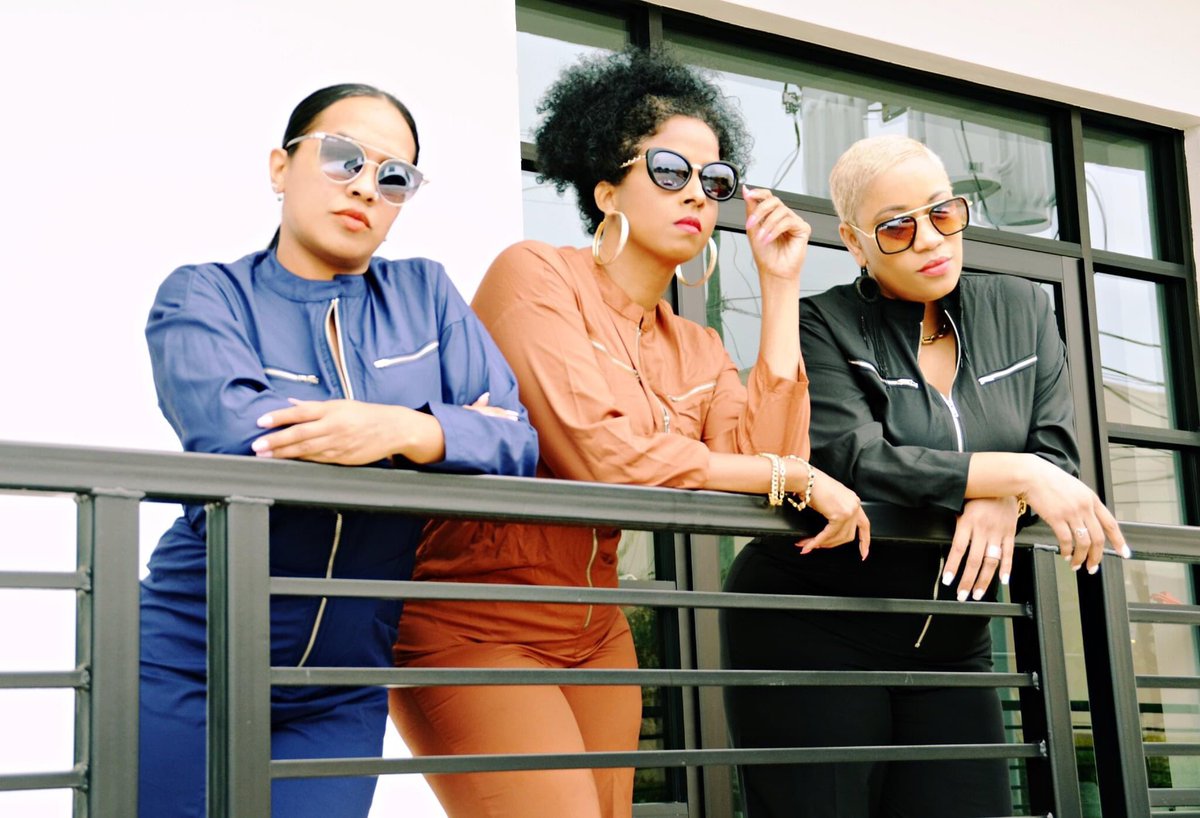 UniqueModel85's tweet image. Shop @KollectivEye for these amazing jumpers and the shades 🔥🔥🔥🔥🔥🔥🔥 #familia #modelsisters #houstonmodels #houstonboutique #houstonshades #houstonfashion