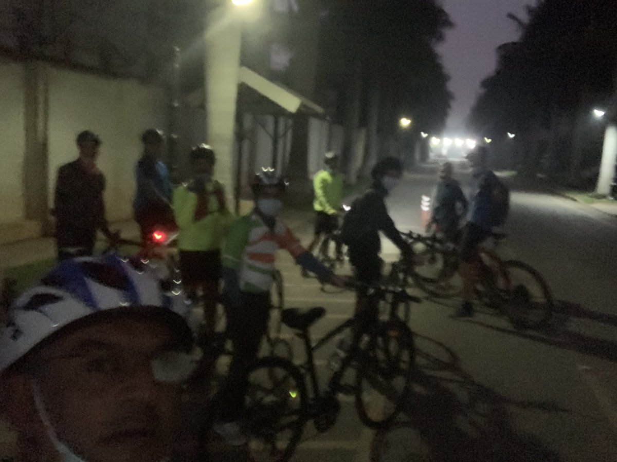 TheSwamy's tweet photo. An early morning #bikeride with friends, neighbours and my son made this Sunday a refreshing start - of course the speciality of Bengaluru, the #ByTWO #MasalaDosa along with #IdlyVadaSambar made it more fun! https://t.co/xsLZnkZBW8