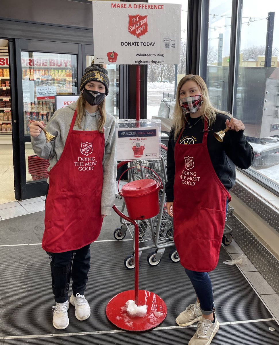 everyday_braves's tweet photo. One of the greatest gifts you can give is your time. 

Players &amp; Coaches ringing the bell for @salvationarmy ❄️🥶🔔

Volunteer to Ring. https://t.co/vi64xalJG4 

#BHCBraves | #FlyTogether https://t.co/3a1I8Fm3y7