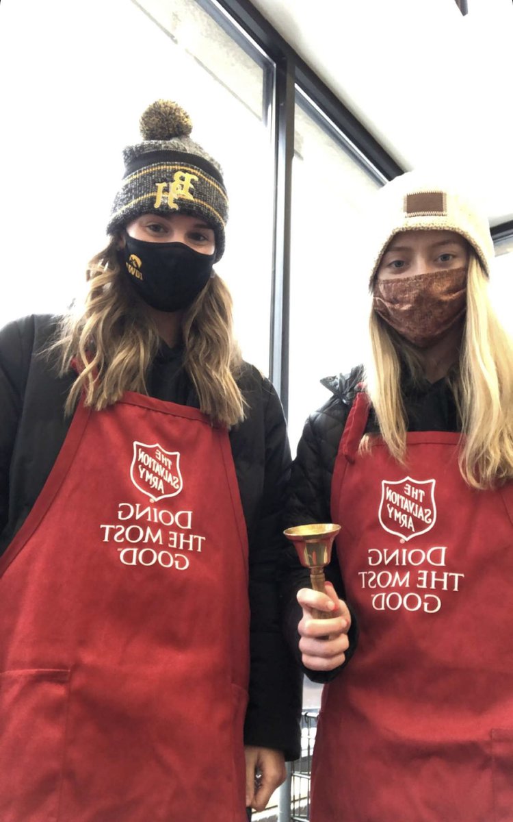 everyday_braves's tweet photo. One of the greatest gifts you can give is your time. 

Players &amp; Coaches ringing the bell for @salvationarmy ❄️🥶🔔

Volunteer to Ring. https://t.co/vi64xalJG4 

#BHCBraves | #FlyTogether https://t.co/3a1I8Fm3y7