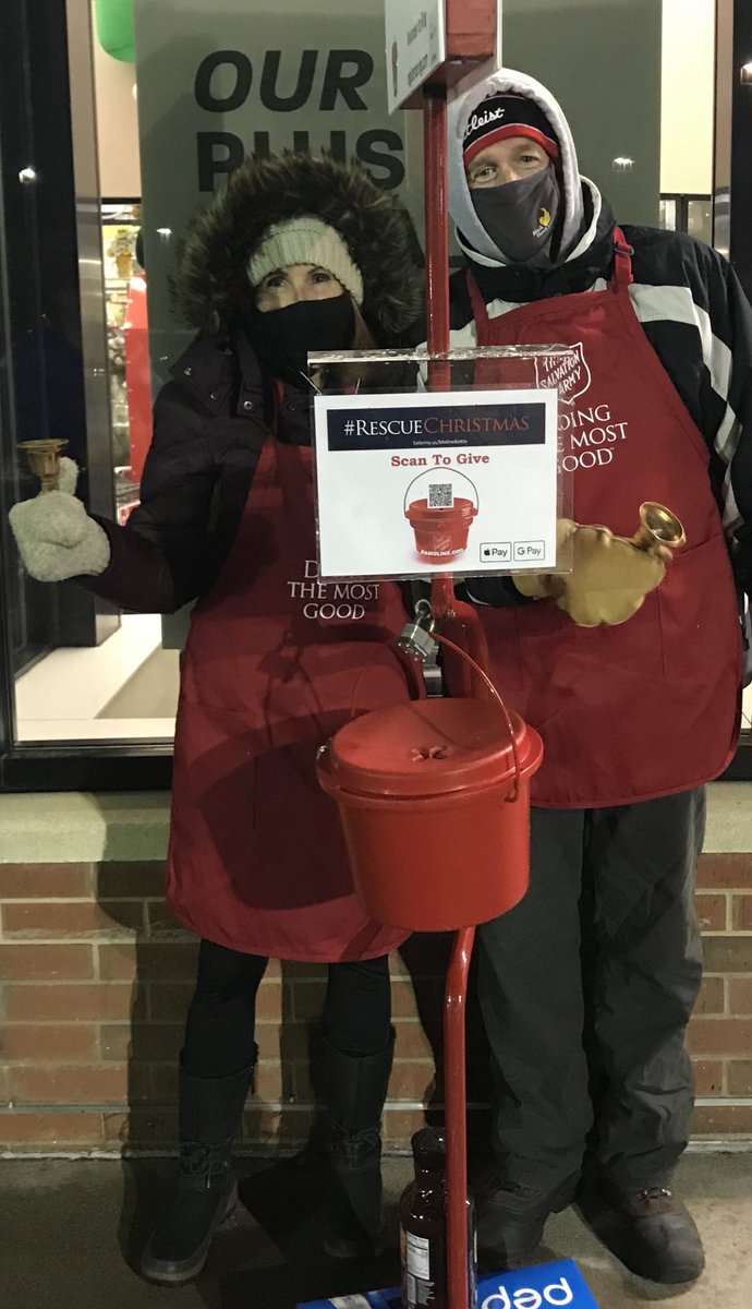 everyday_braves's tweet photo. One of the greatest gifts you can give is your time. 

Players &amp; Coaches ringing the bell for @salvationarmy ❄️🥶🔔

Volunteer to Ring. https://t.co/vi64xalJG4 

#BHCBraves | #FlyTogether https://t.co/3a1I8Fm3y7