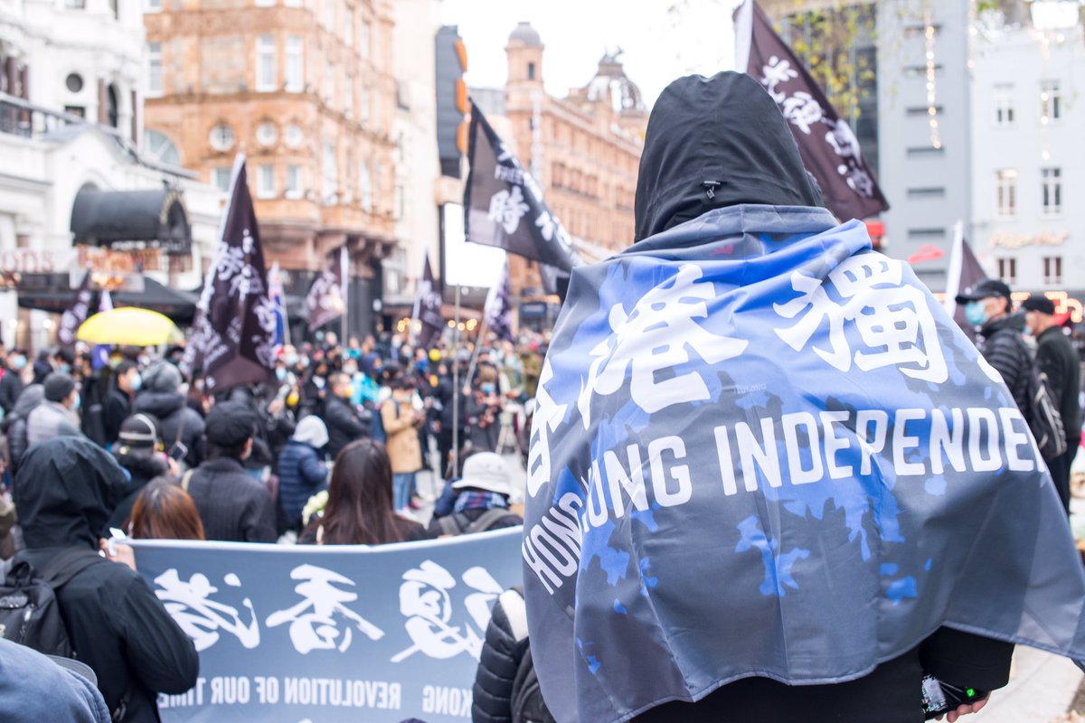 chloeleungys's tweet photo. About two hundred of demonstrators from Hong Kong have gathered again at Leicester Square in London after lockdown eased to commemorate the Battles of Chinese University of HK and HK Polytechnic University https://t.co/n9oHaKCpAv