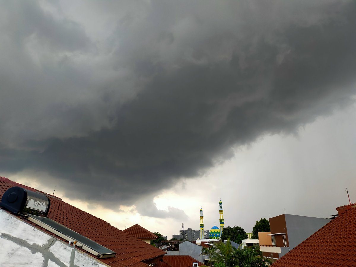 jktnewss's tweet photo. Palmerah Jakarta Barat @RadioElshinta @SonoraFM92 https://t.co/I2SpVPvKlz