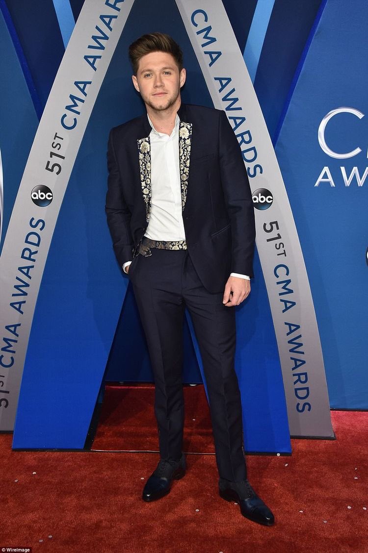 soloniallgains's tweet photo. Wanna gain solo niall stans?
1. retweet this tweet 
2. follow who retweets
3. Follow me @soloniallgains &amp; @NaturallNiall 💕🥰

Have fun 💕🥰 https://t.co/zx68nKRPRD