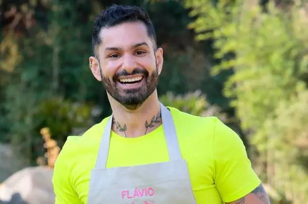 danilocmLP's tweet photo. Hoje é a final do Bake Off Brasil. 
Se o Flávio não ganhar é gópi. 

#BakeOffBrasil 
#BakeOffBrasilFinal 
#FinalBakeOffBrasil https://t.co/QpXQ0GCK0p