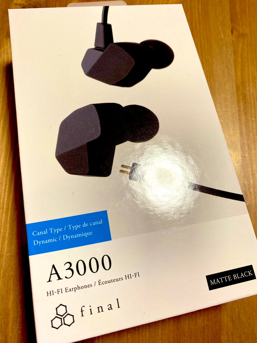 たっくん E イヤホン Final A3000 ちょっと早いクリスマスプレゼント 本当にポテンシャルの高いイヤホン 000と比べると高域側の煌びやかな感じが抑えられて 素直な音が好印象で僕はa3000の方が好みでずっと狙ってました これを聴いてると A8000