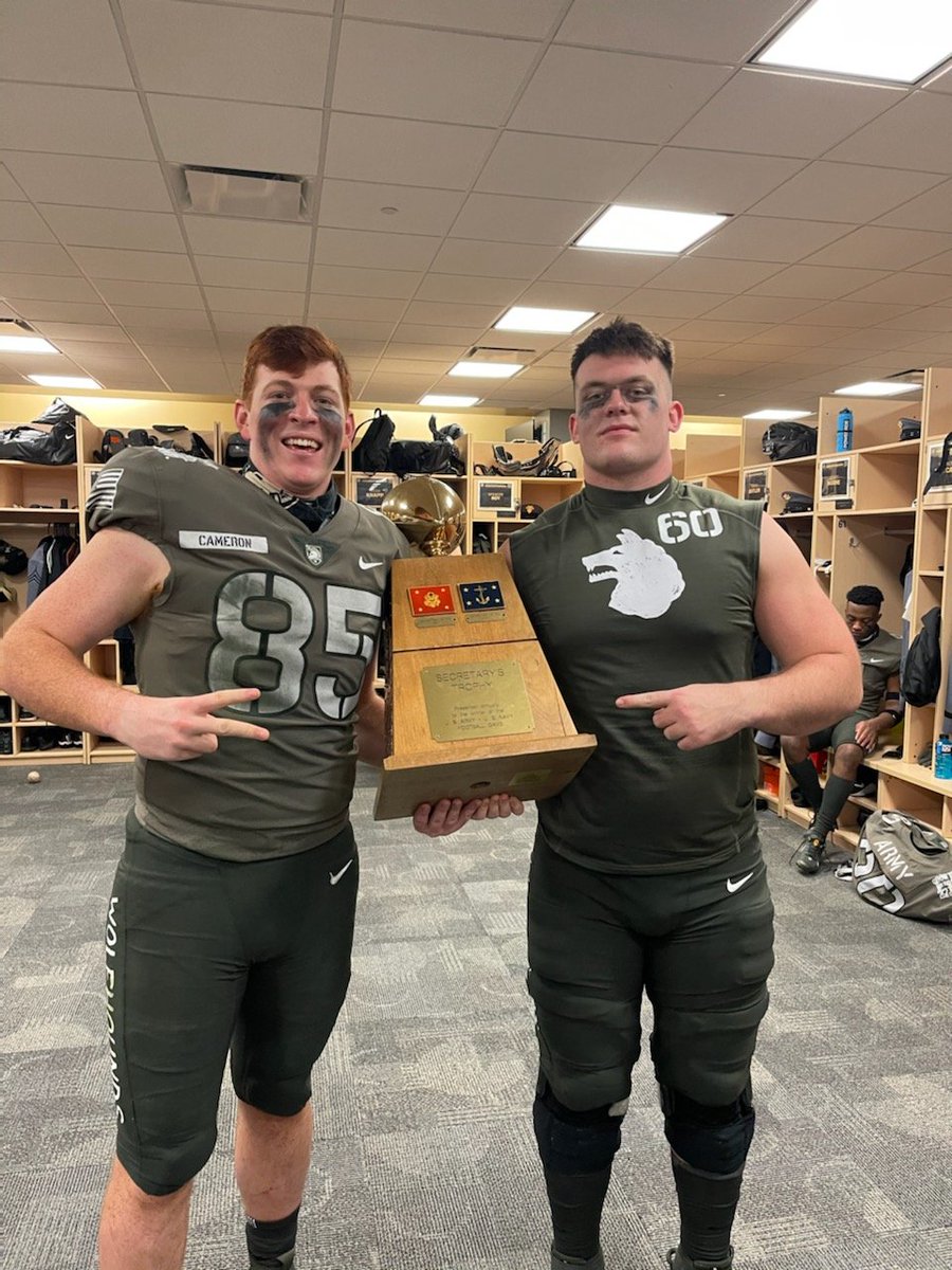 CurDogFootball's tweet photo. #CollegeCurDogs @chriscamrn @F1NUCANE @ArmyWP_Football https://t.co/jZOUINRLOg