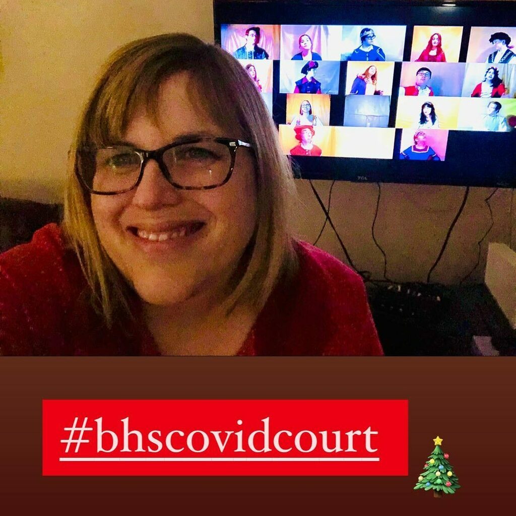 LibraryRaiders's tweet photo. Happy to get to watch the madrigals tonight! https://t.co/4WOGYV2miv https://t.co/yD8wJ1xr4R