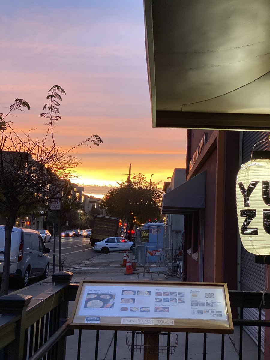 Beautiful Sunset again today!!

-Our business hours
Tue-Fri   5:00pm to 8:00pm
Sat          11:30am to 2:00pm /
                5:00pm to 8:00pm
Sun         11:30am to 2:00pm 

-
#yuzuramenca #beautiful #sunset #togo #COVID19
