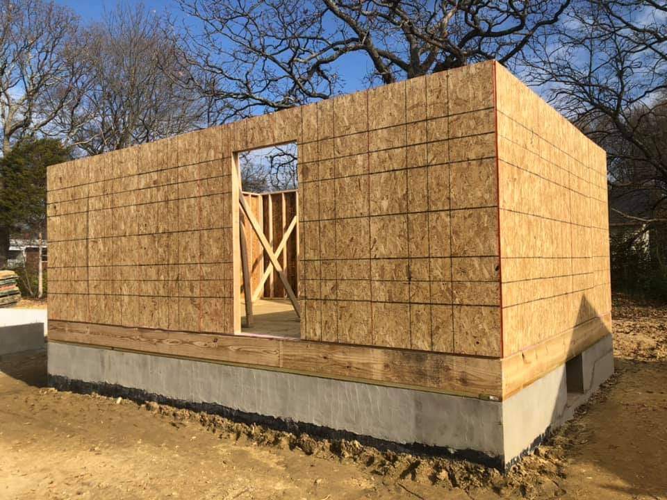 TinyHousesGSO's tweet photo. A new tiny house is standing thanks to some awesome volunteers and veteran volunteers from Open Doors Ministry in #HighPoint, NC! Thank you all!!! #tinyhouse https://t.co/EinT0Rb7l2