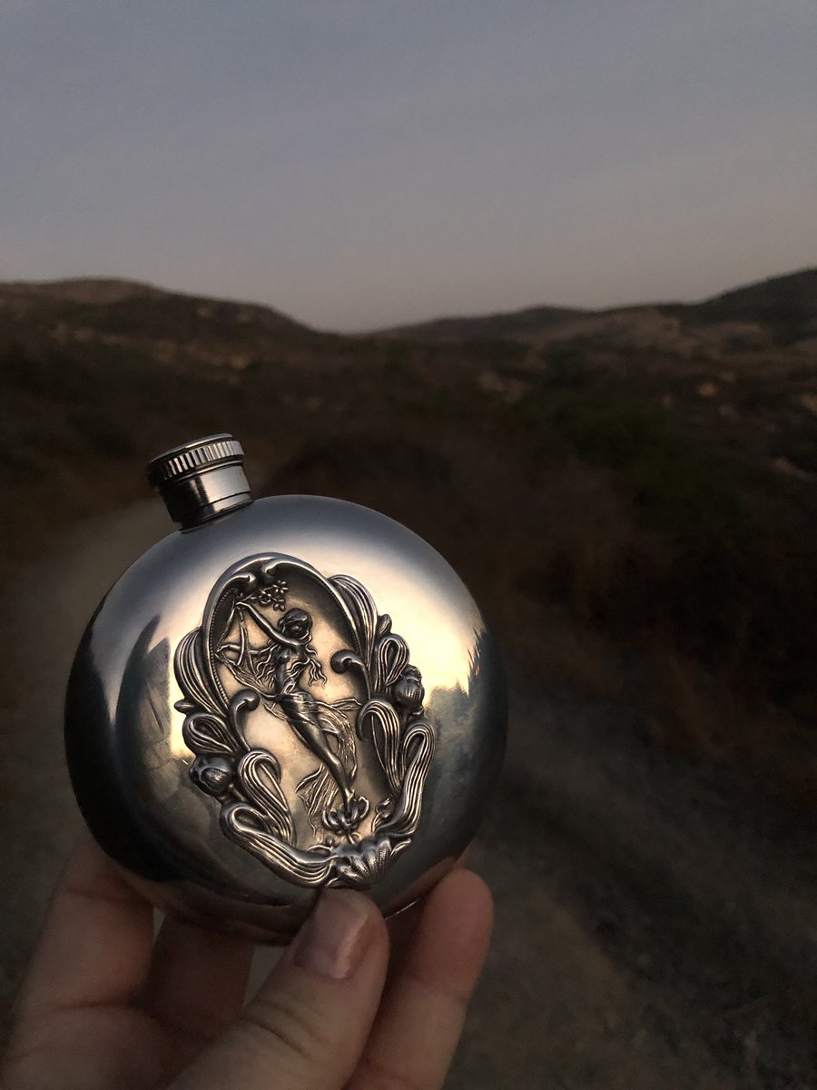 wesitbyfire's tweet image. Thanks to @SaveASeatForSam and post #SaveASeatForSam hike (with flask) I am now officially #whiskybuzzed Merry Christmas @SamHeughan @SavannahhForge @peekaboo_jen