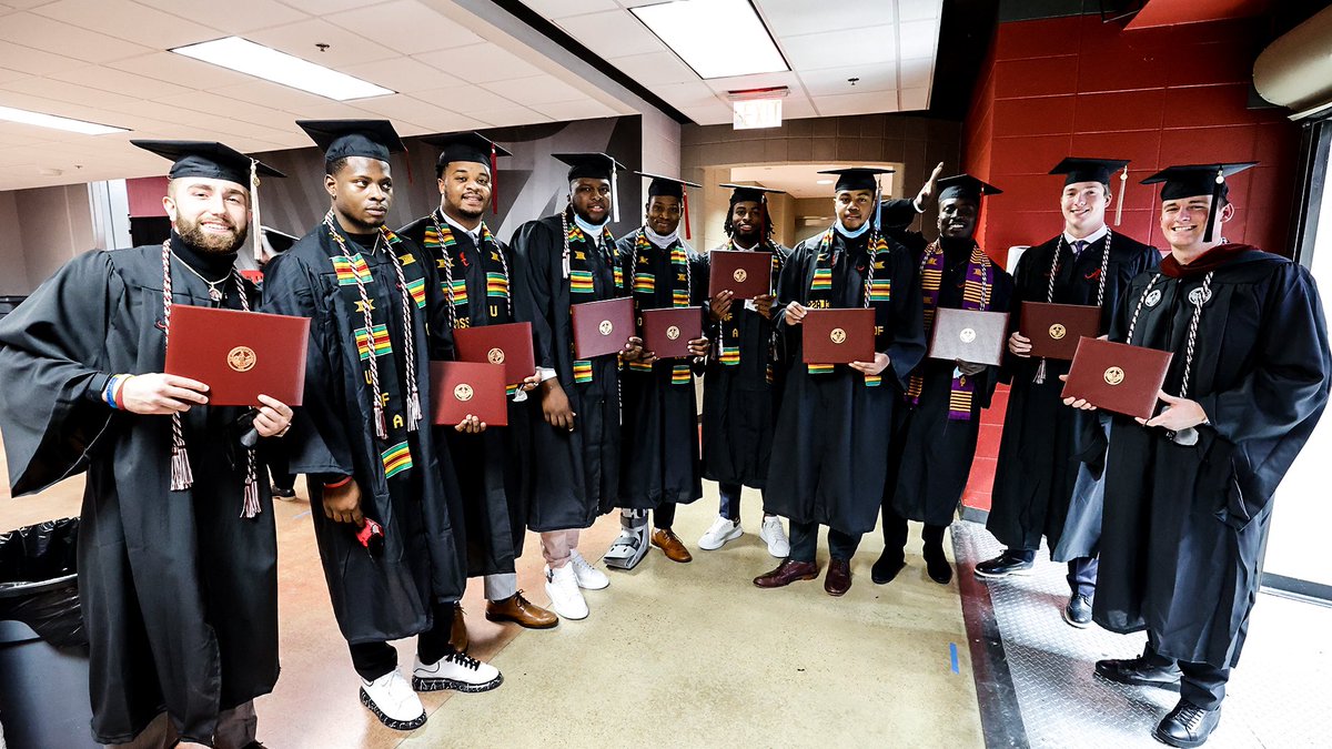 DUBS &amp; DEGREES 🏈🎓

#BamaFactor #RollTide