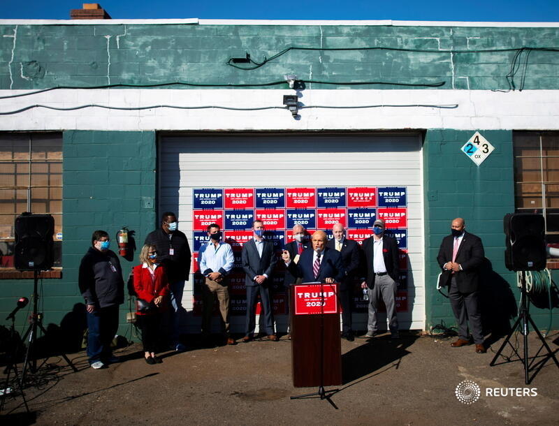 reuterspictures's tweet photo. Rudy Giuliani addresses the media with the Trump legal team at Four Seasons Total Landscaping in Philadelphia, and more images from a U.S. election shaped by pandemic and Trump's defiance: https://t.co/kZNIshKTtt 📷 @mark_makela https://t.co/qmnMDLkMlv